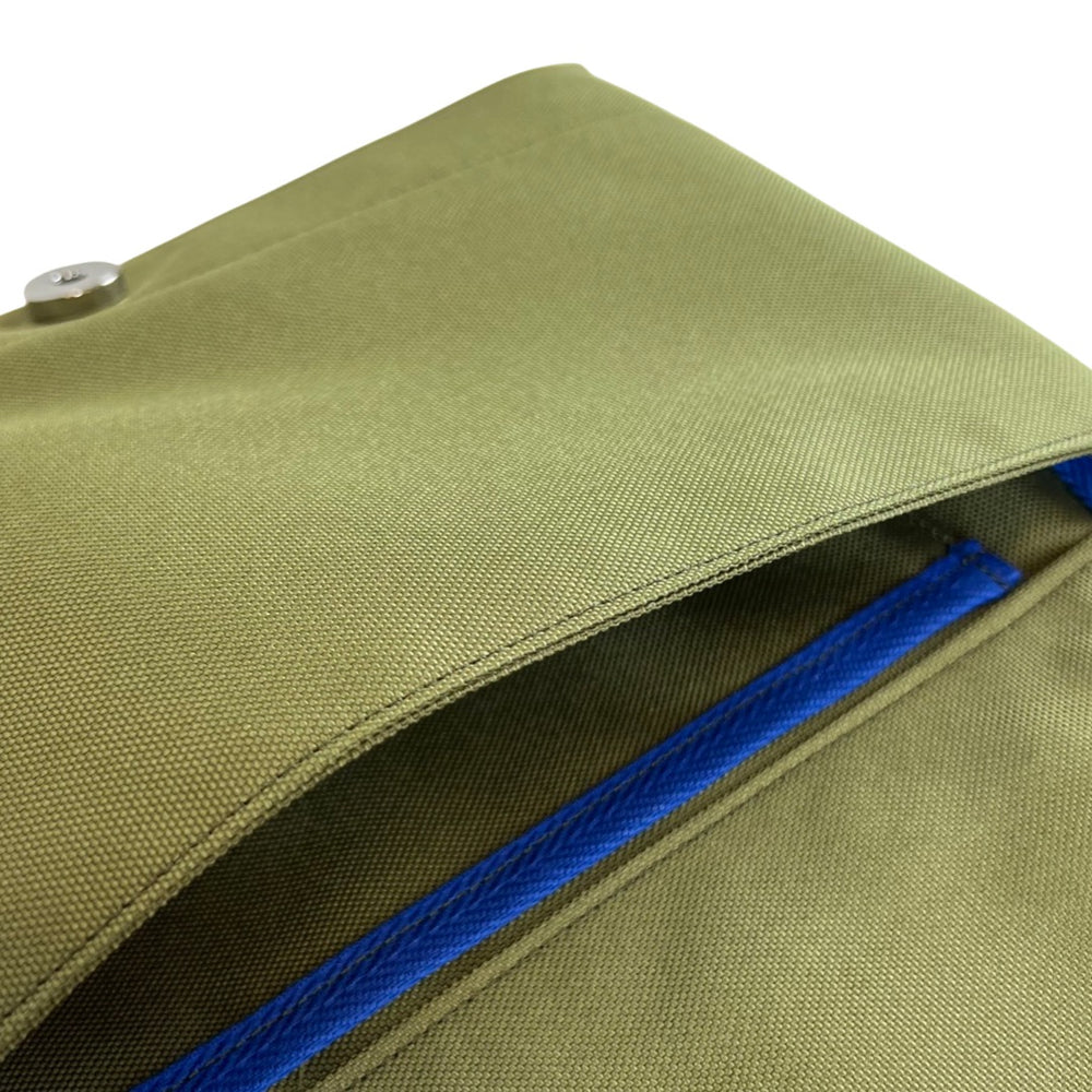 
                
                    Load image into Gallery viewer, THE EVERYDAY BAG | OLIVE GREEN MEDIUM
                
            